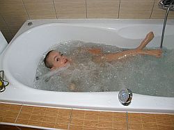Míša v hydromasážní vaně